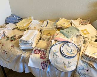 VINTAGE TABLE LINENS, DRESSER SCARFS, DOILIES, ETC.