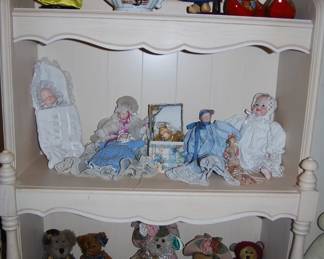 DOLLS, BEARS