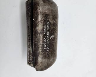 WW2 AVAITOR METAL EYEGLASS CASE