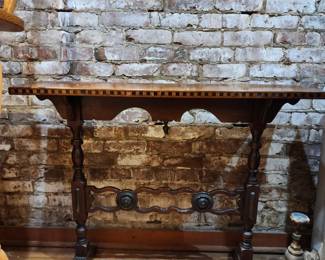 ADORABLE ENTRY/ SOFA TABLE