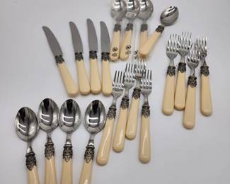 ITALIAN MADE FLATEWARE SET