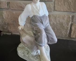 ROYAL COPENHAGEN FIGURE