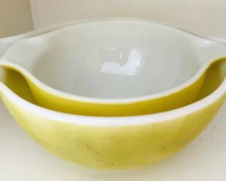 Vintage Pyrex.