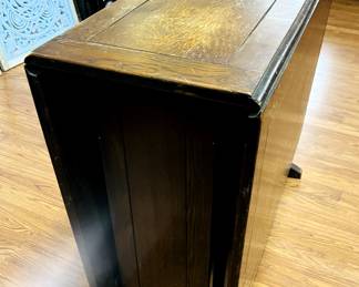 Gate legged antique table.