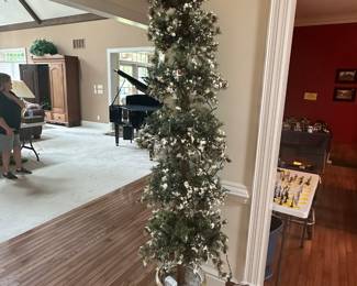 LIghted flocked tree.