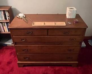 VANITY VERMONT WINOOSKI Mirror not pictured but included 