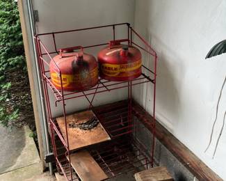 Metal Eagle Gas Cans Rack