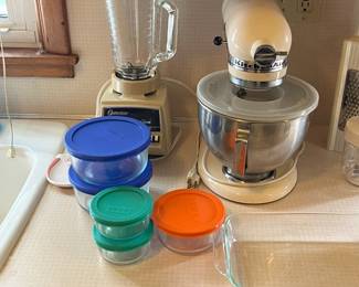 pyrex mixer  blender