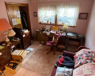 New Photo (Saturday AM). Plenty of quality items to discover! Take 25% off of everything today. 