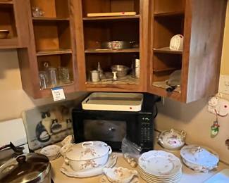 New Photo (Saturday AM). Plenty of quality items to discover! Take 25% off of everything today. 