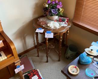 New Photo (Saturday AM). Plenty of quality items to discover! Take 25% off of everything today. 