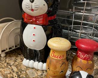 Cat cookie jar, salty & peppy