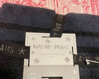 Barefoot Dreams NEW Blanket $75