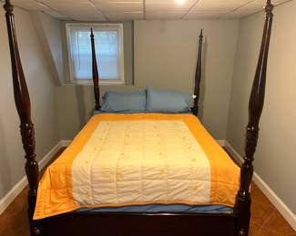 Queen Bed - Four Post Bed Frame - Basement Bedroom