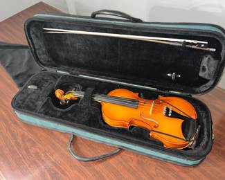 Student Violin w/ Case and Bow