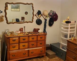 Vintage mirror,dresser,hats