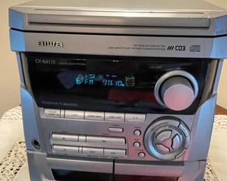 Stereo Table Top Amp/Receiver w/Speakers=Great Sound!