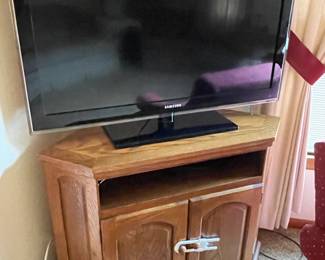 40+" Flatscreen TV and TV Table Cabinet