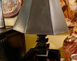 Oriental table planter lamp