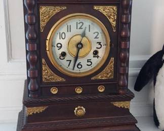 Antique mantle clock