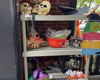 More Halloween decor