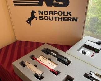 Norfolk Southern Train Set-new in box- presentation piece