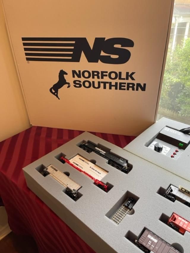 Norfolk Southern Train Set-new in box- presentation piece