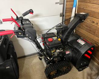 Troy-Bilt Storm Tracker 2690 snow blower