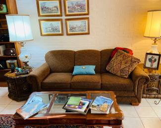 Sofa sleeper -great condition
Hunt prints have sold