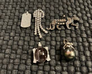 Fine jewelry pendants for chains