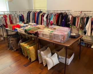 Ladies designer clothing from XL to 2X including Coldwater Creek, Alfred Dunner, Chicos, Van Heusen, Lauren, Eddie Bauer