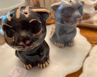 Vintage Mexican kitty cat salt pepper shakers