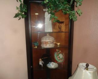 Another curio w/lLadro nuns