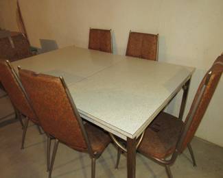 Vintage kitchen table with 6 chairs