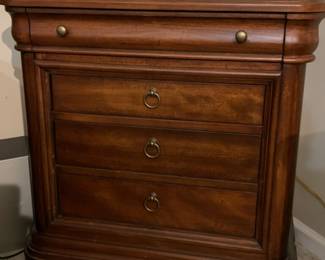 Nightstand 