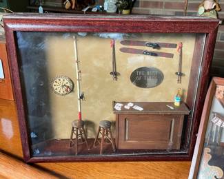 Miniature bar vignette.