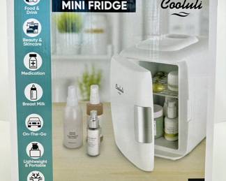 Cooluli Classic 4L Ultra Versatie Mini Fridge, New In Box
Lot #: 65