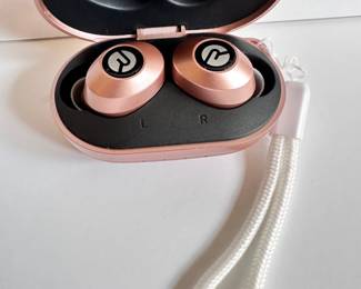 Raycon The Everyday Bluetooth Wireless Earbuds In Rose Gold, Unused
Lot #: 49