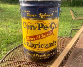 Old oil 5 gallon bucket 