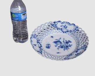 24. Meissen Blue Onion Reticulated Plate