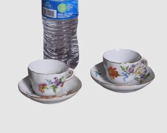 31. Two 2 Meissen Porcelain Teacups With Saucers