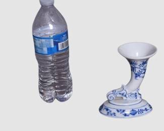 63. Meissen Blue Onion Cornucopia Horn Vase