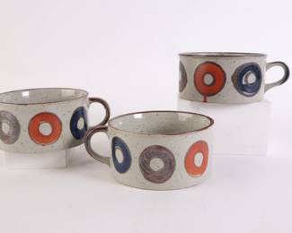 Lot 6281 Set of 3 Handled Soup Bowls Mugs
