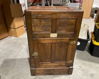 Lot 6553 Antique Ice Box  Mac Farlane Cabinet Co  Staten Island NY