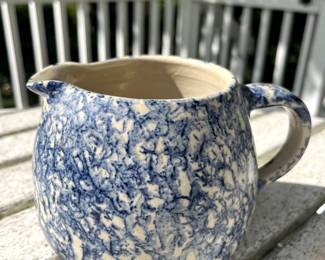 Spongewear Pottery, Picture 1 of 2