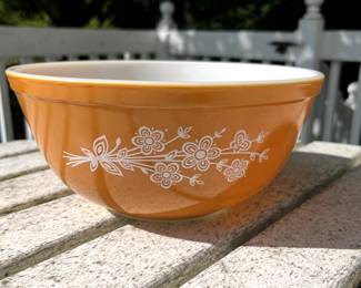 Vintage Pyrex Butterfly Gold, Medium Size