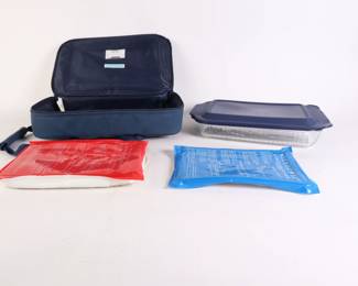 Lot 7369 Pyrex Portables Glass Casserole Dish with Carrying Case