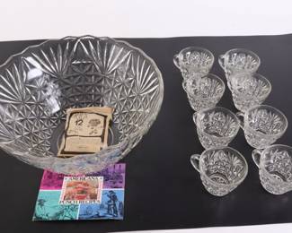 Lot 6979 Vintage Arlington 8 Glass Punchbowl Set