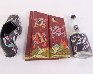 Lot 6977 Lot of 3 Vincent Daddiego NYNC artist , 20th century  Painted Shoe  Bottle  Art Items