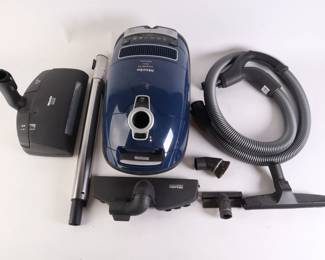 Lot 6577 Miele Complete C3 Marin Vacuum Cleaner